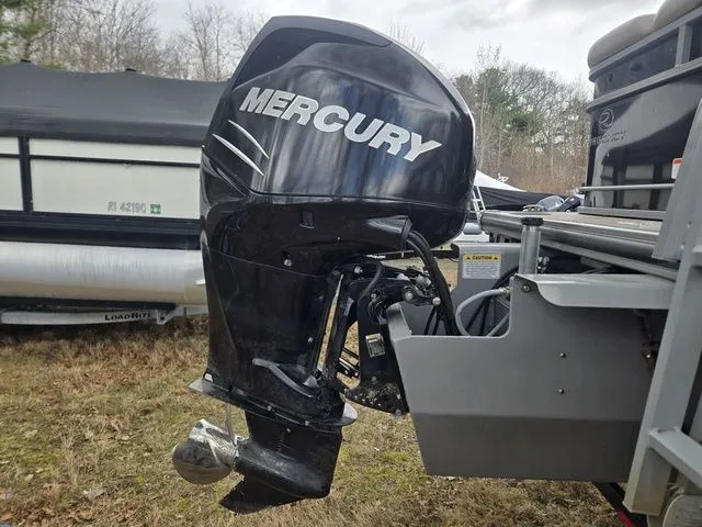 Slide: The Image of Regency 220 DL3 200 L Verado® Pro FourStroke (L4) 2016 - 5