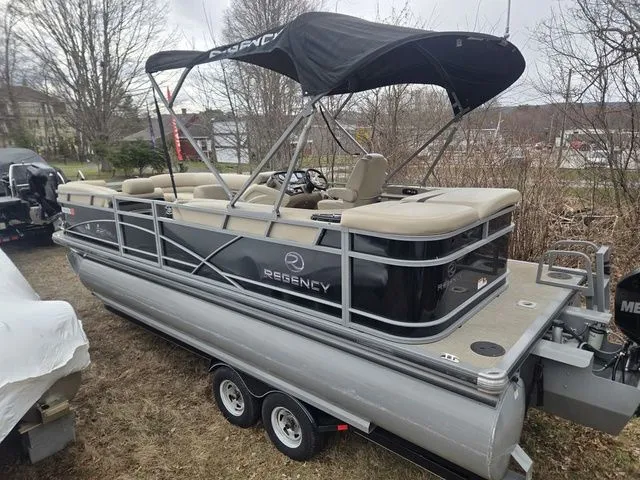 Slide: The Image of Regency 220 DL3 200 L Verado® Pro FourStroke (L4) 2016 - 6