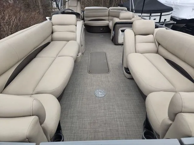 Slide: The Image of Regency 220 DL3 200 L Verado® Pro FourStroke (L4) 2016 - 8