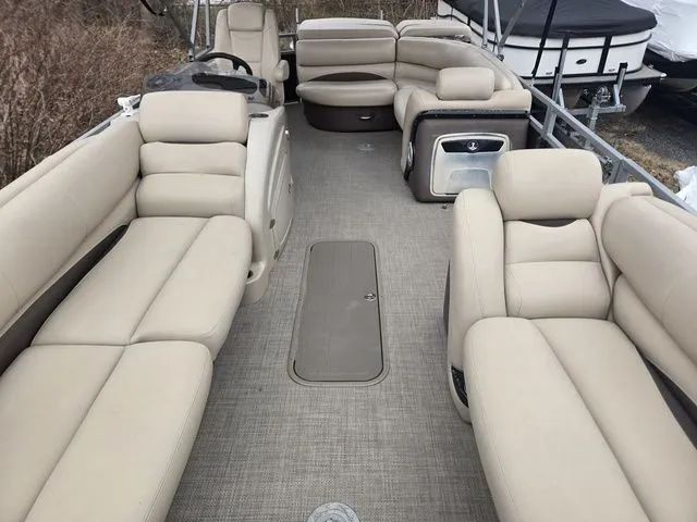 Slide: The Image of Regency 220 DL3 200 L Verado® Pro FourStroke (L4) 2016 - 9