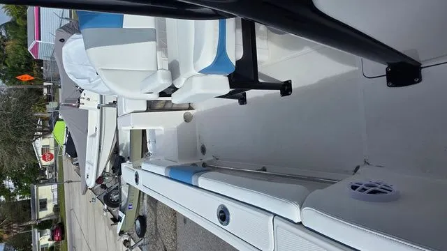 Slide: The Image of Robalo R230 Center Console 2026 - 12