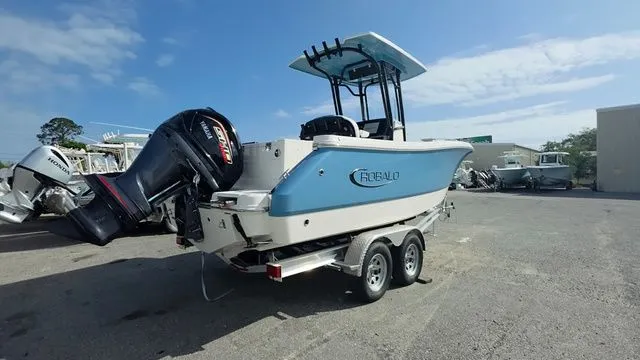 Slide: The Image of Robalo R230 Center Console 2026 - 3