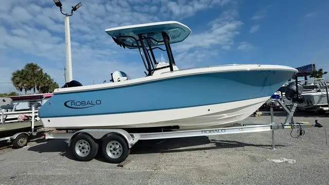 Slide: The Image of Robalo R230 Center Console 2026 - 5