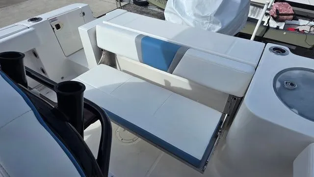 Slide: The Image of Robalo R230 Center Console 2026 - 8