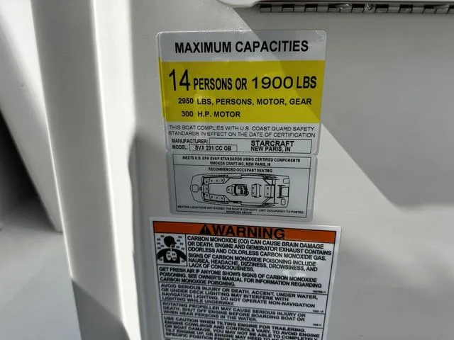 Slide: The Image of Boat capacity label for 14 persons or 1900 lbs, Starcraft 2024. - 44