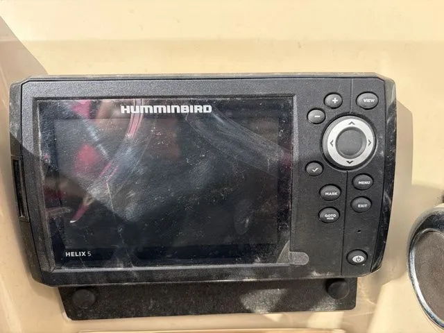 Slide: The Image of Humminbird Helix 5 fish finder on Bennington 20 SF 2012 boat. - 19