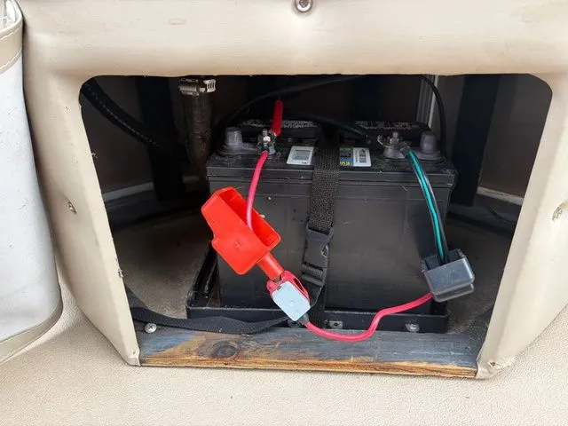 Slide: The Image of Battery in a 2012 Bennington 20 SF boat. - 28