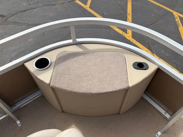 Slide: The Image of Bennington 20 SF 2012 pontoon boat with bench and cup holder. - 34