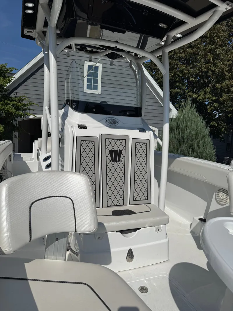 Slide: The Image of Wellcraft 222 Fisherman 2021 - 11