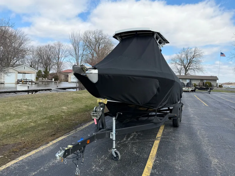 Slide: The Image of Wellcraft 222 Fisherman 2021 - 25
