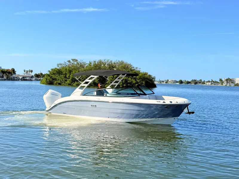 Slide: The Image of Sea Ray SDX 270 Outboard 2027 - 14