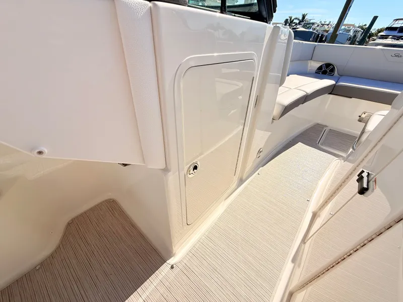 Slide: The Image of Sea Ray SDX 270 Outboard 2027 - 50