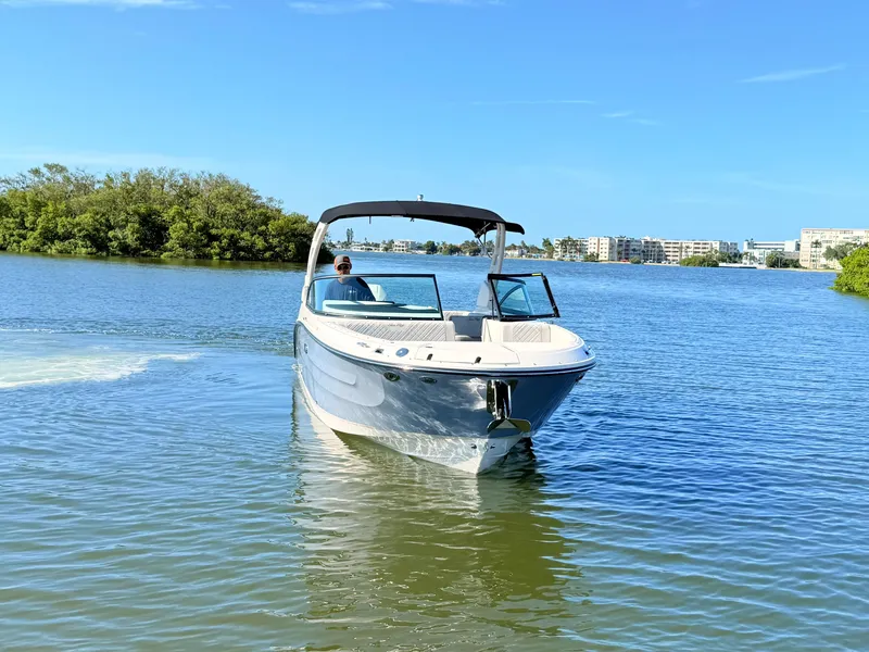 Slide: The Image of Sea Ray SDX 270 Outboard 2027 - 16