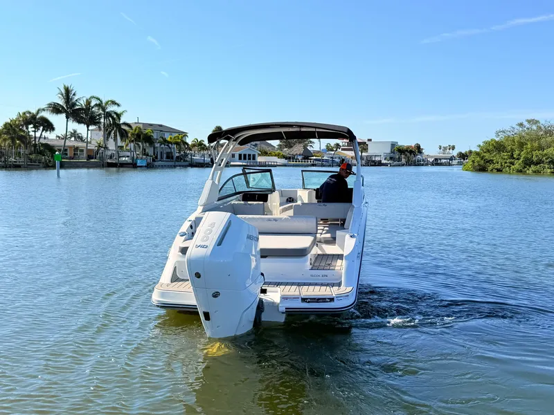 Slide: The Image of Sea Ray SDX 270 Outboard 2027 - 7