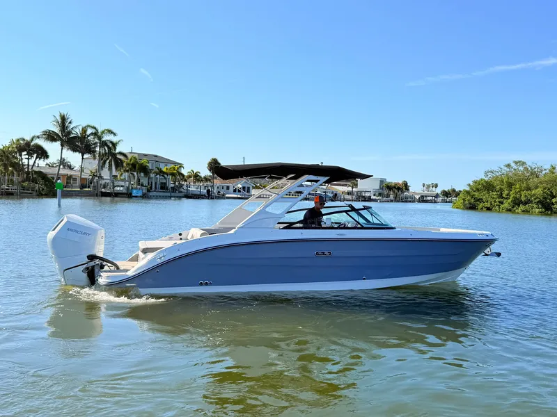 Slide: The Image of Sea Ray SDX 270 Outboard 2027 - 11