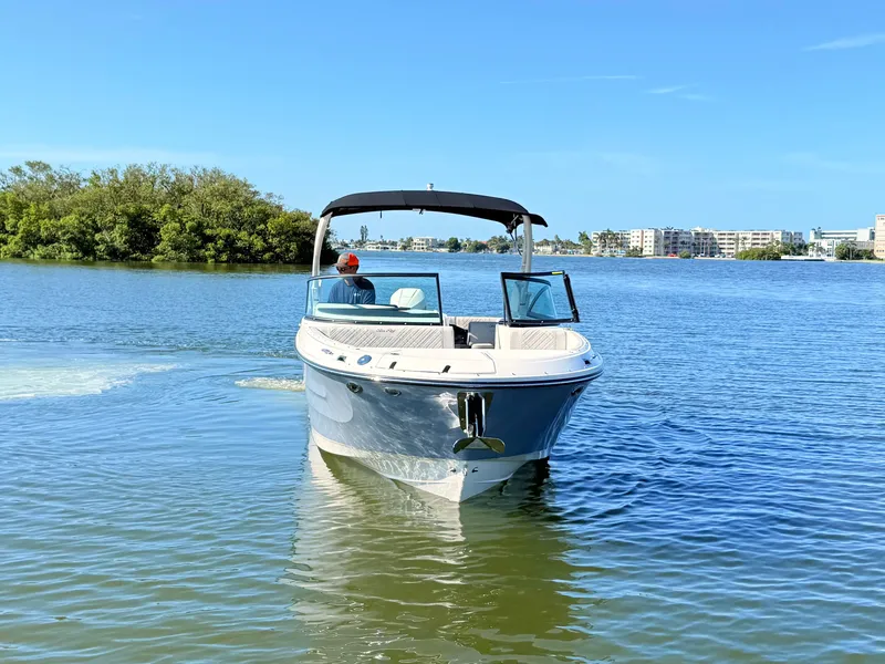 Slide: The Image of Sea Ray SDX 270 Outboard 2027 - 17