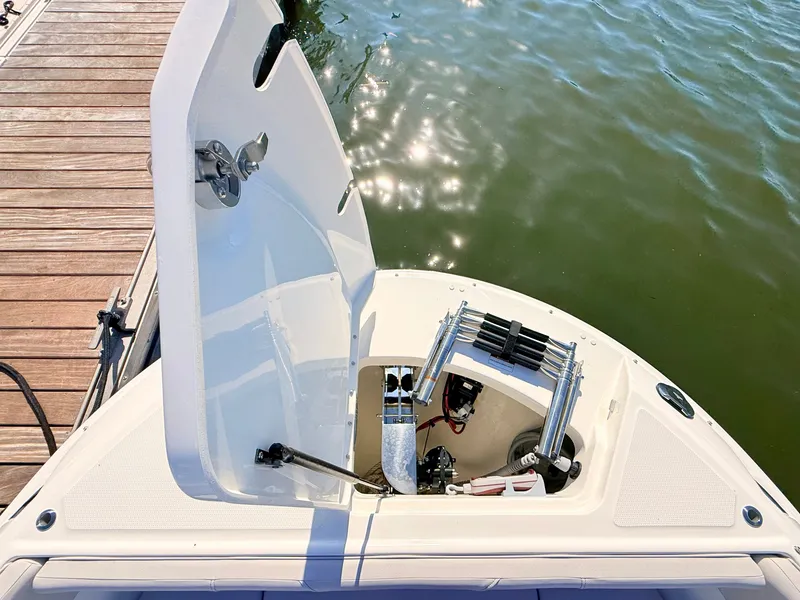 Slide: The Image of Sea Ray SDX 270 Outboard 2027 - 60