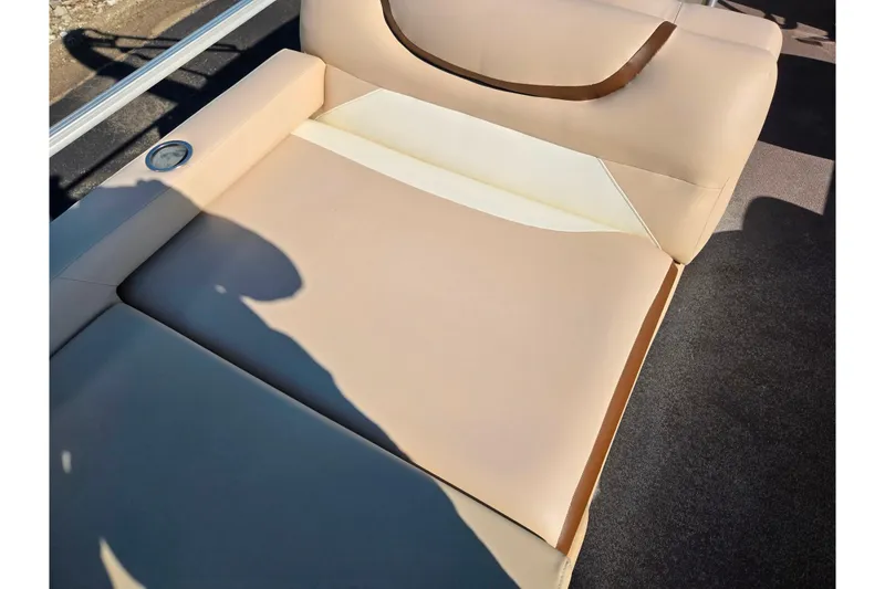 Slide: The Image of Beige seating on 2016 Sun Tracker Party Barge 24 DLX pontoon boat. - 18