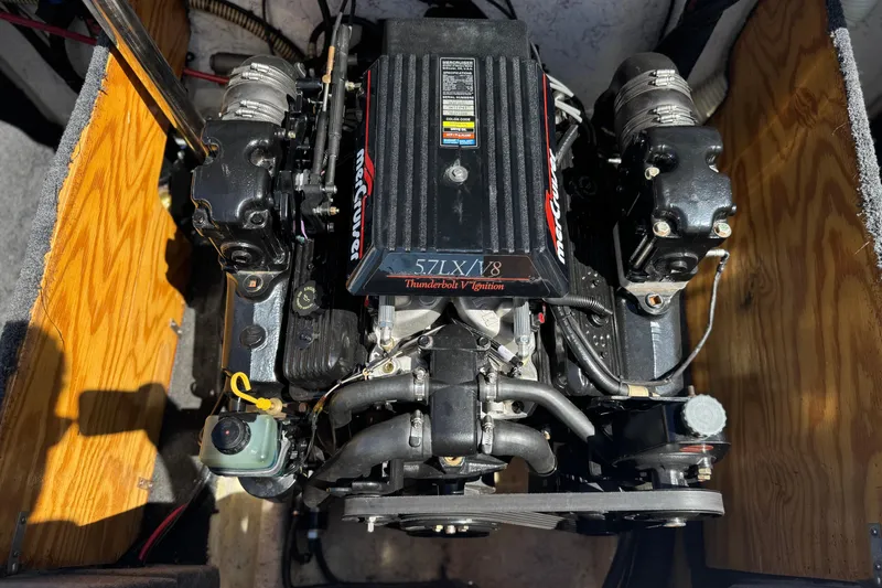Slide: The Image of 1996 Warlock Ultimate engine, 5.7L V8, MerCruiser, Thunderbolt V ignition system. - 19