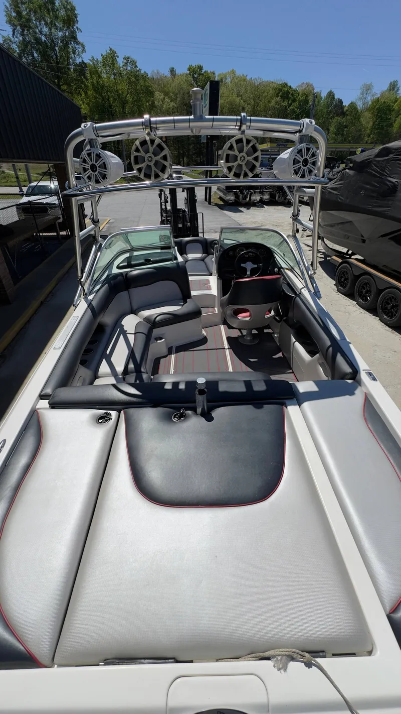 Slide: The Image of Interior view of a 2005 Centurion Avalanche C4 boat with speakers. - 7