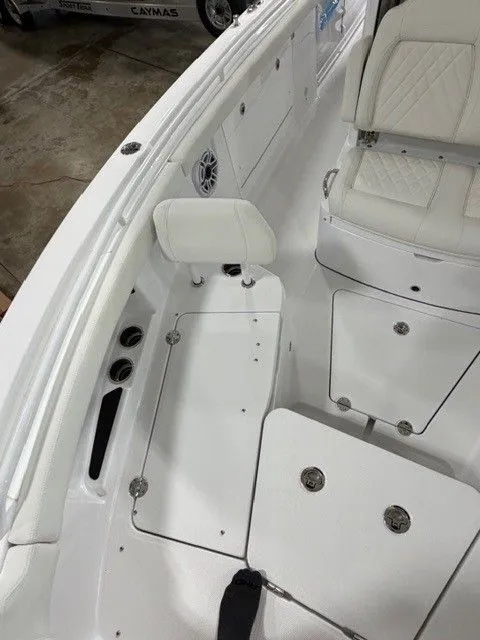 Slide: The Image of Interior view of Everglades 285 Center Console 2026 boat. - 19