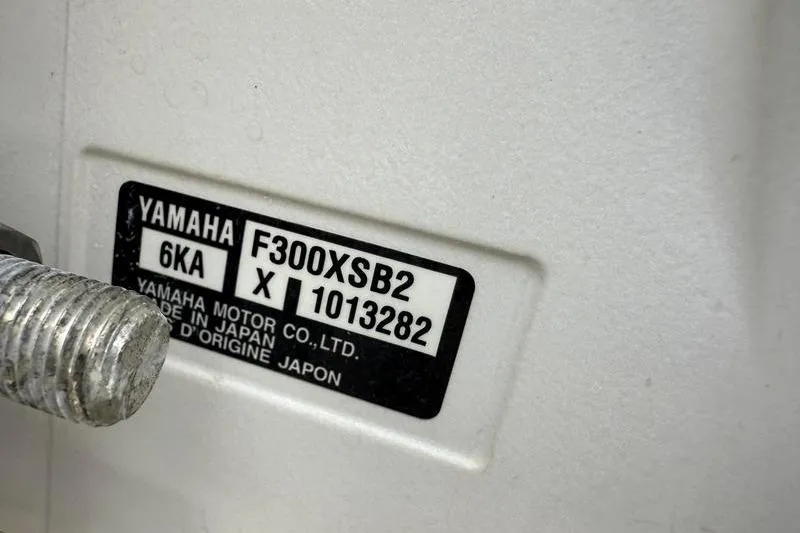 Slide: The Image of Yamaha motor label on 2023 Sea Hunt Ultra 255 SE boat engine. - 40