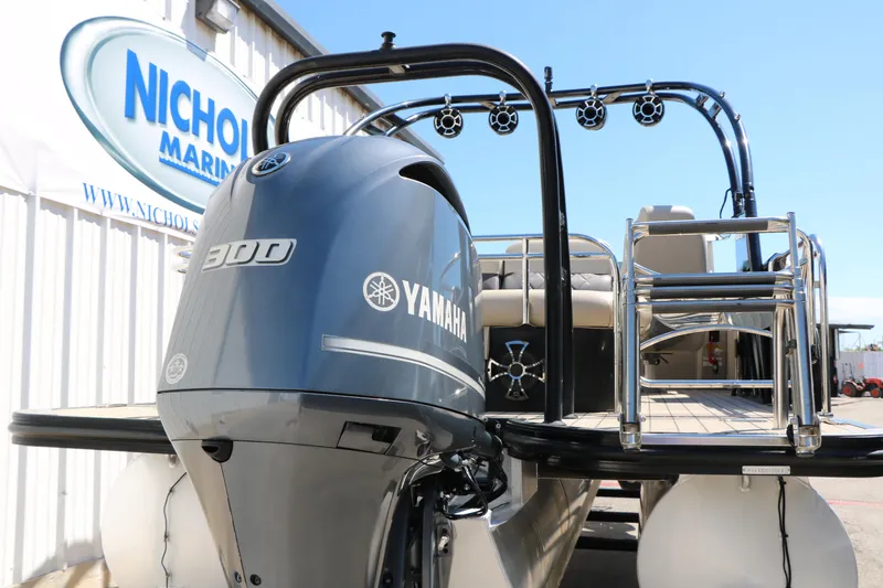 Slide: The Image of 2021 Silver Wave 2410 SW5 JS boat with Yamaha 300 engine at Nichols Marine. - 6