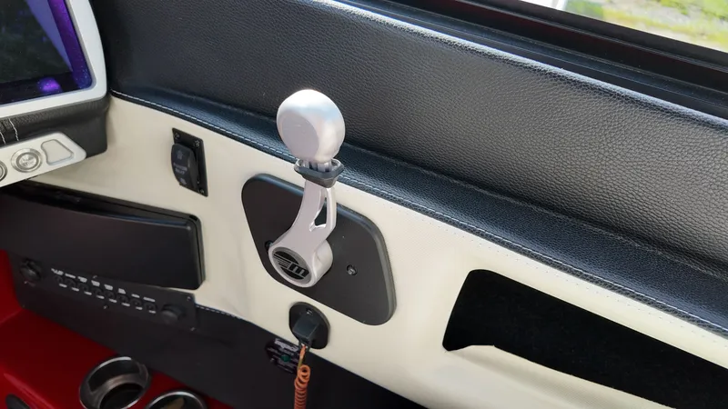 Slide: The Image of Interior of 2017 Malibu Wakesetter 24 MXZ with gear lever. - 10