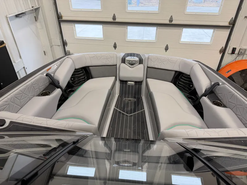 Slide: The Image of Interior of 2021 Nautique Super Air Nautique G25 Paragon boat. - 10
