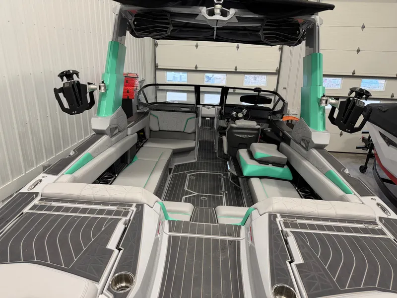 Slide: The Image of Interior of 2021 Nautique Super Air Nautique G25 Paragon boat. - 8