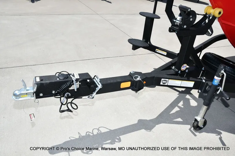 Slide: The Image of Tracker Targa V-18 WT 2026 - 26