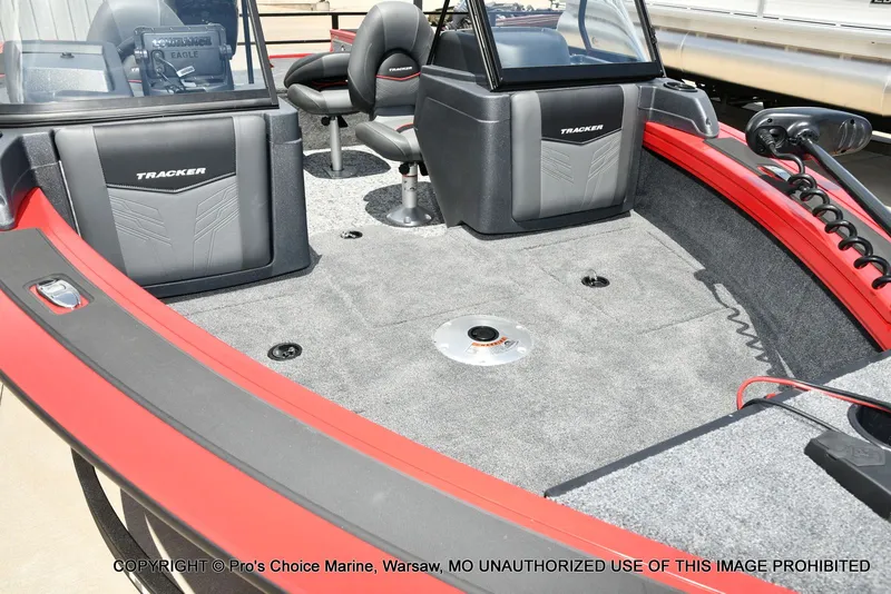 Slide: The Image of Tracker Targa V-18 WT 2026 - 28