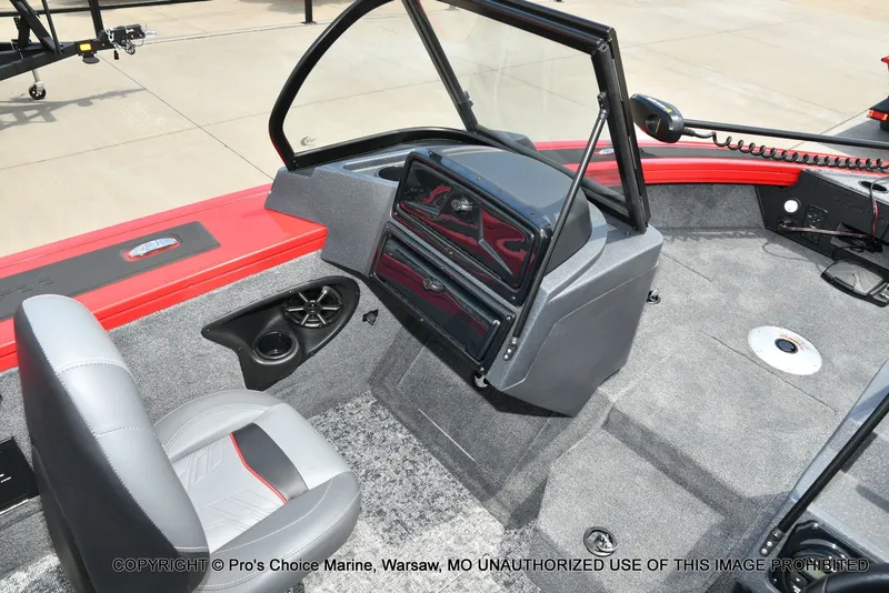 Slide: The Image of Tracker Targa V-18 WT 2026 - 44