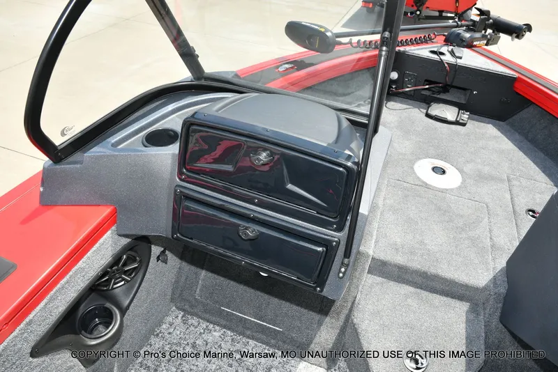 Slide: The Image of Tracker Targa V-18 WT 2026 - 45