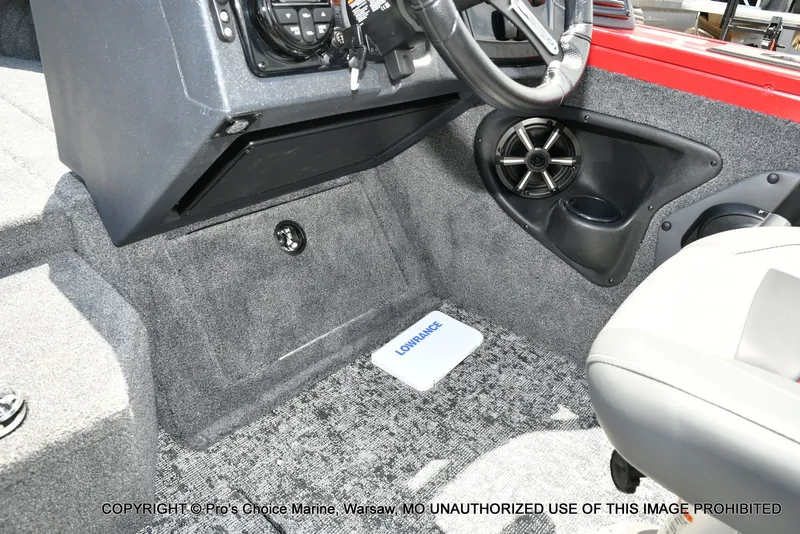 Slide: The Image of Tracker Targa V-18 WT 2026 - 48