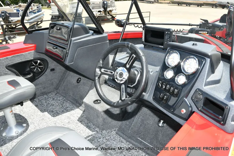 Slide: The Image of Tracker Targa V-18 WT 2026 - 5