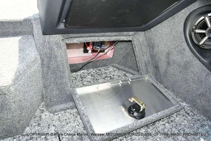 Slide: The Image of Tracker Targa V-18 WT 2026 - 50