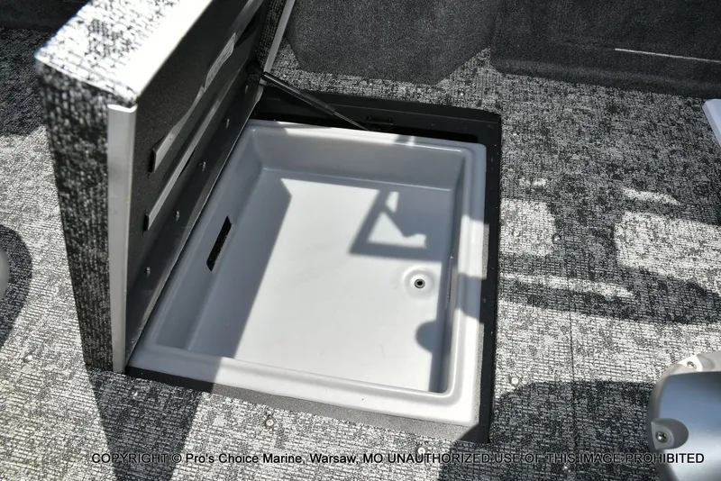 Slide: The Image of Tracker Targa V-18 WT 2026 - 53