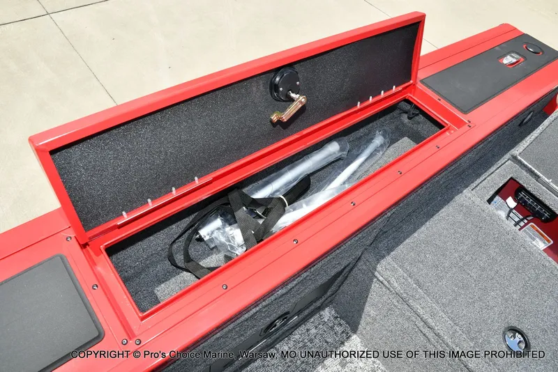 Slide: The Image of Tracker Targa V-18 WT 2026 - 80