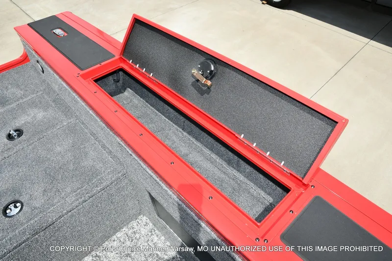 Slide: The Image of Tracker Targa V-18 WT 2026 - 89