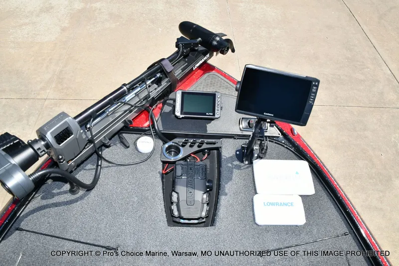 Slide: The Image of 2023 Nitro Z18 Pro boat with Garmin and Lowrance electronics. - 12