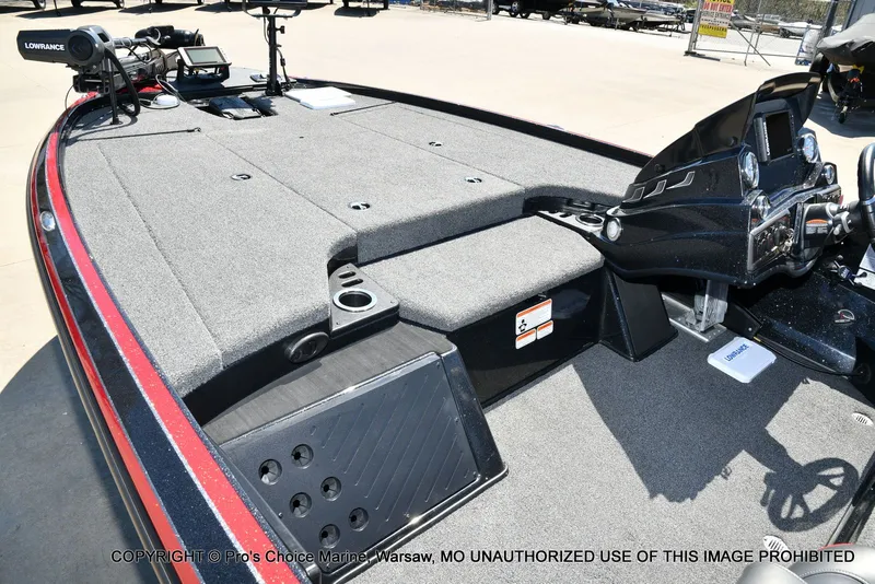 Slide: The Image of 2023 Nitro Z18 Pro boat with gray deck and control console. - 16