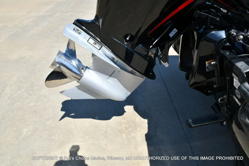 Slide: The Image of 2023 Nitro Z18 Pro outboard motor with propeller. - 25