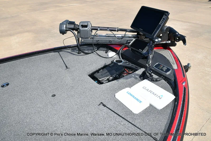 Slide: The Image of 2023 Nitro Z18 Pro boat with Garmin and Lowrance electronics. - 37