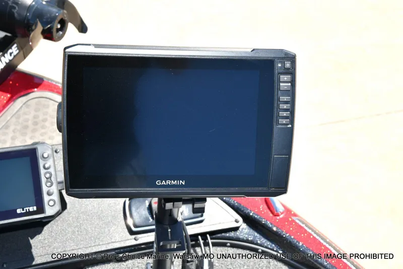 Slide: The Image of Garmin screen on Nitro Z18 Pro boat, 2023 model. - 4