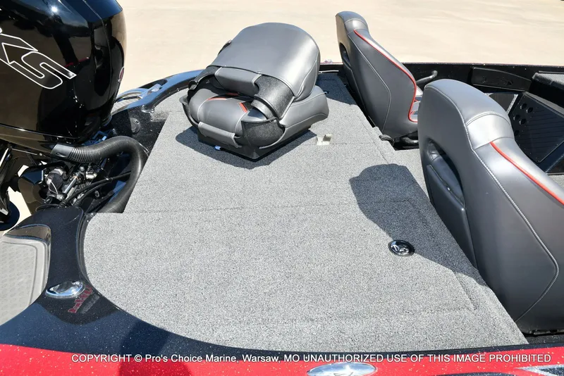 Slide: The Image of 2023 Nitro Z18 Pro boat with gray carpeted deck. - 40