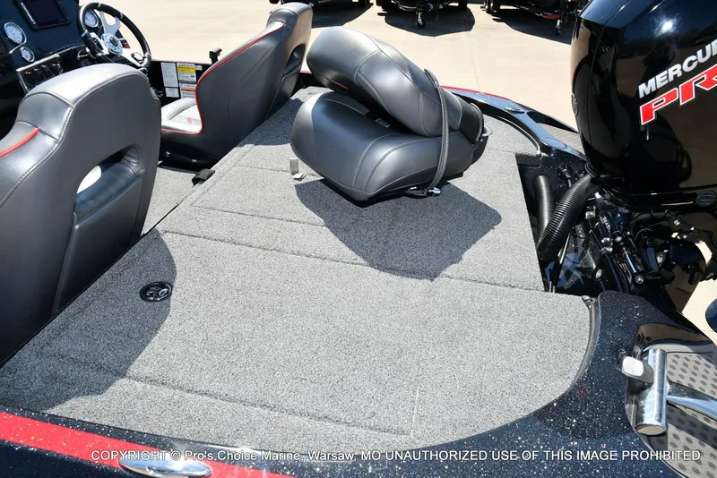 Slide: The Image of 2023 Nitro Z18 Pro boat with Mercury Pro-XS engine. - 42