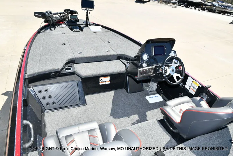 Slide: The Image of Interior of 2023 Nitro Z18 Pro boat with modern features. - 43