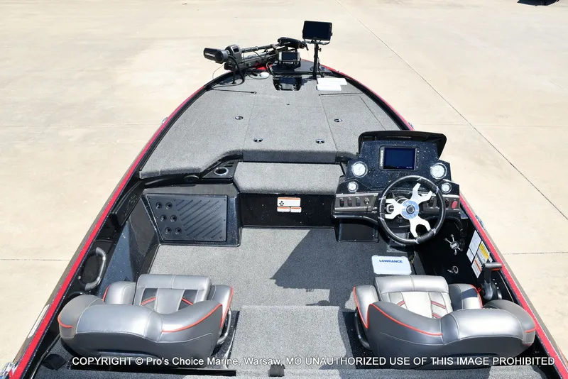 Slide: The Image of Interior view of 2023 Nitro Z18 Pro boat with control console. - 9