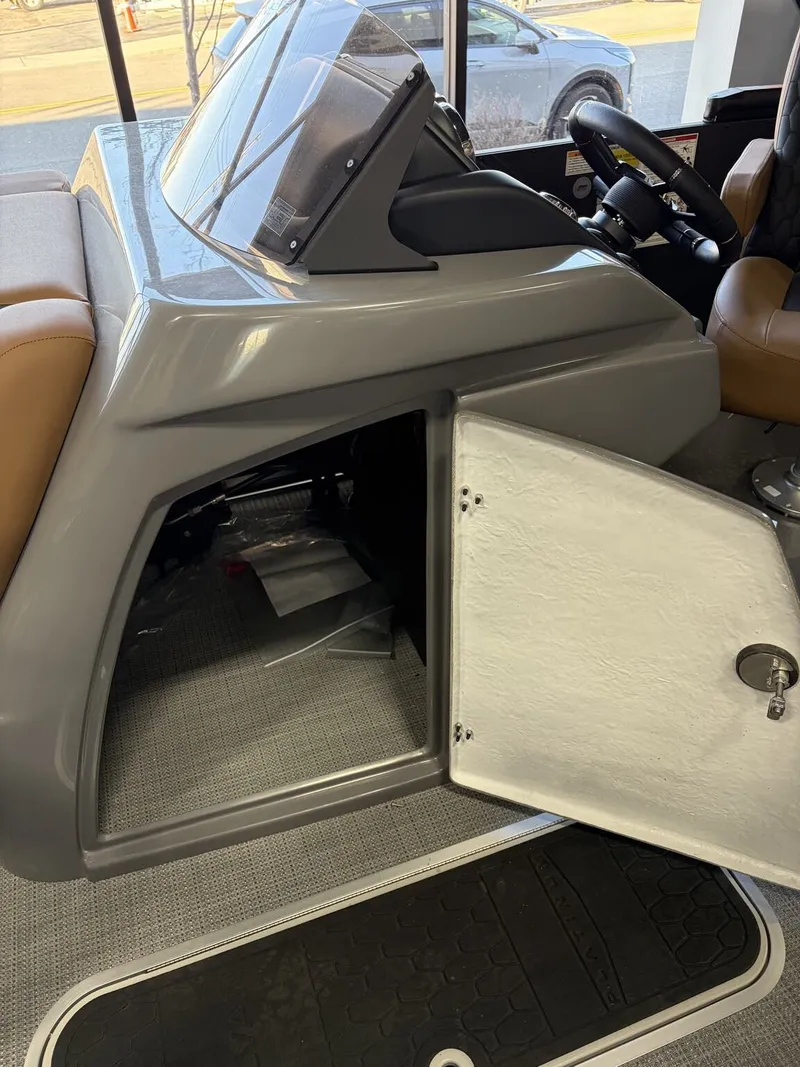 Slide: The Image of Interior of Sylvan L Series L-3 ULZ Platinum 2026 with open storage compartment. - 20